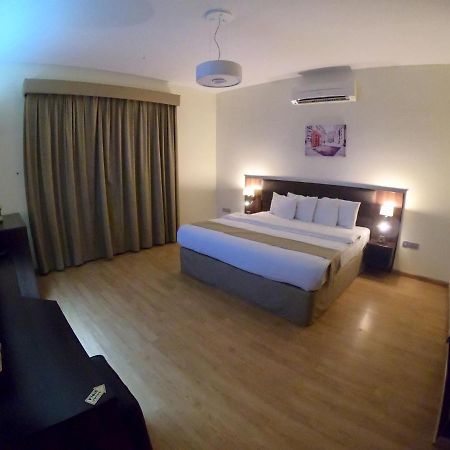 Weekend Hotel & Apartments Muscat Luaran gambar
