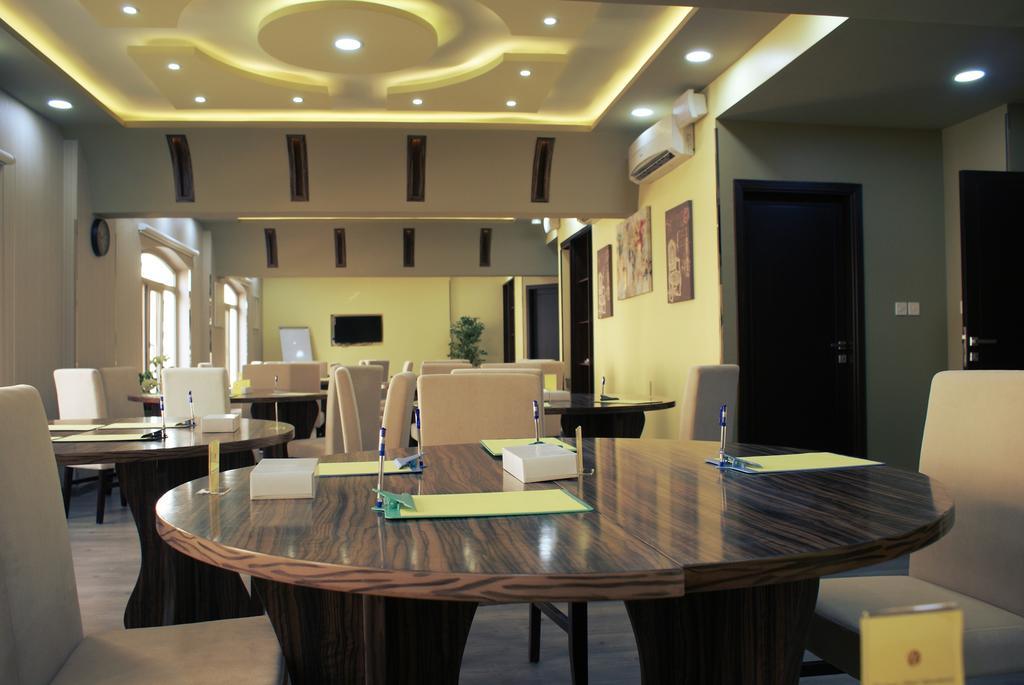 Weekend Hotel & Apartments Muscat Luaran gambar
