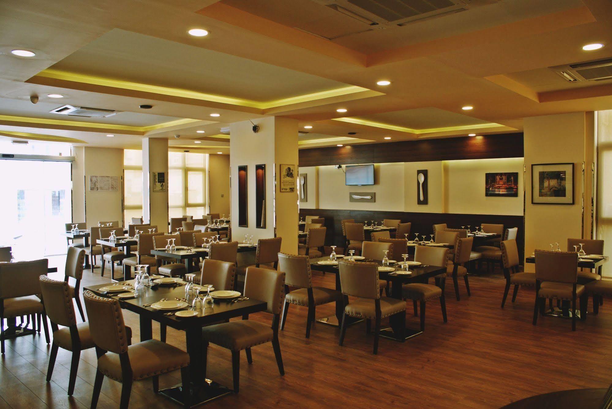 Weekend Hotel & Apartments Muscat Luaran gambar
