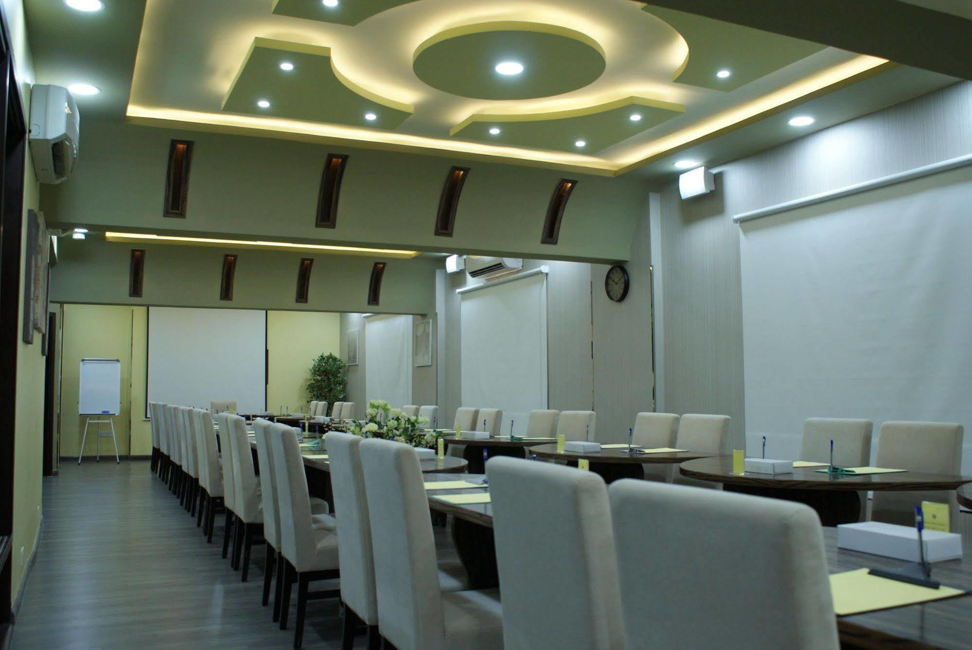 Weekend Hotel & Apartments Muscat Luaran gambar