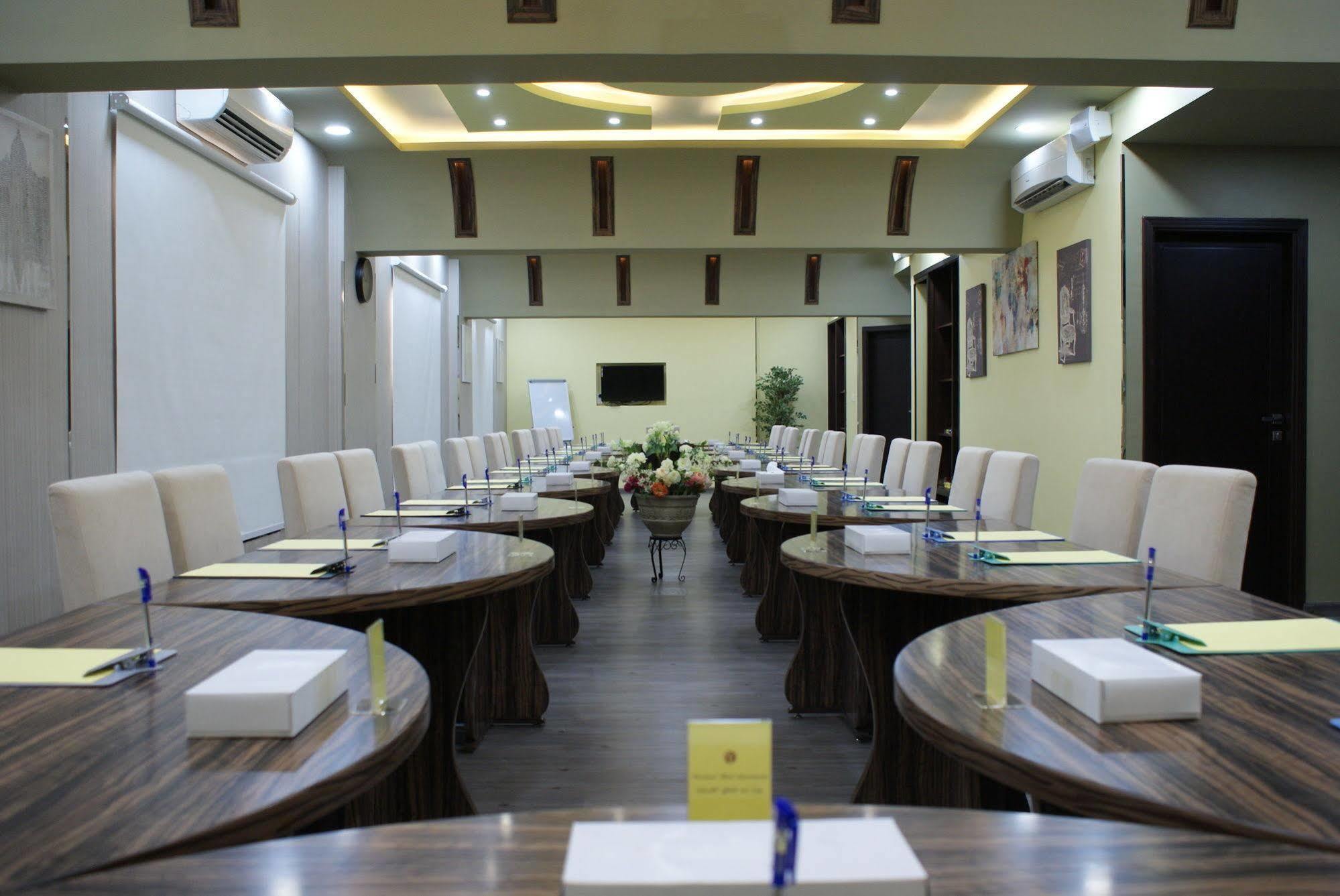 Weekend Hotel & Apartments Muscat Luaran gambar